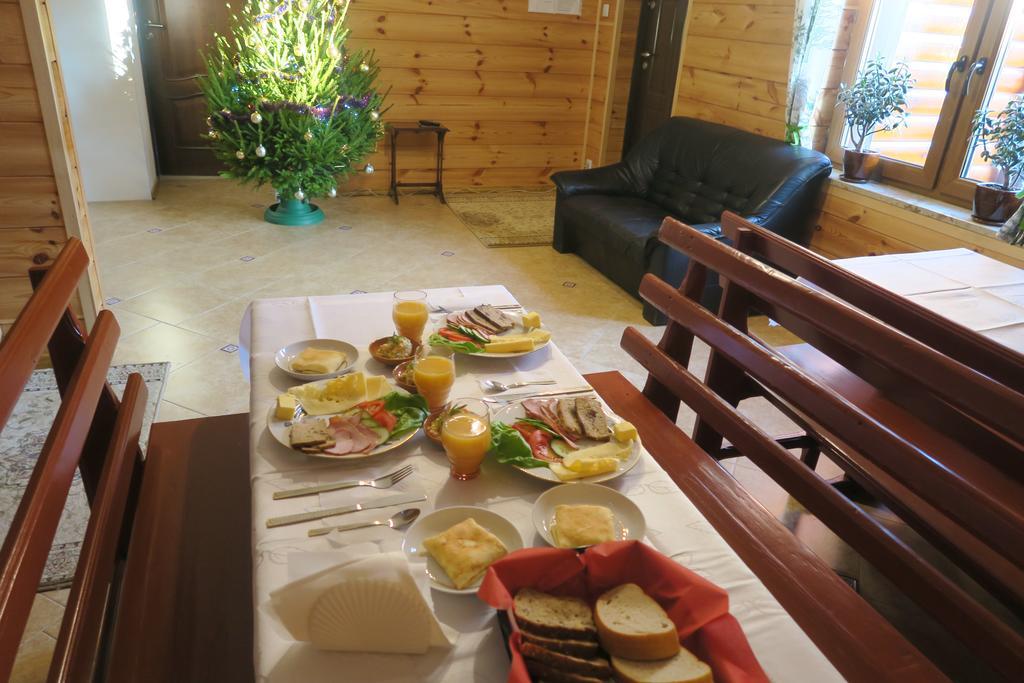 Cztery Pory Roku Vendégház Białowieża Kültér fotó